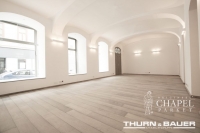 Deski z&nbsp;serii Chapel Minster w&nbsp;kolorze Bleached White. Fot  Thurn&Bauer Immobiliengruppe