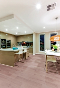 Wielkomiejska stylizacja z&nbsp;podłogą California Dream House Fot. Kaczkan